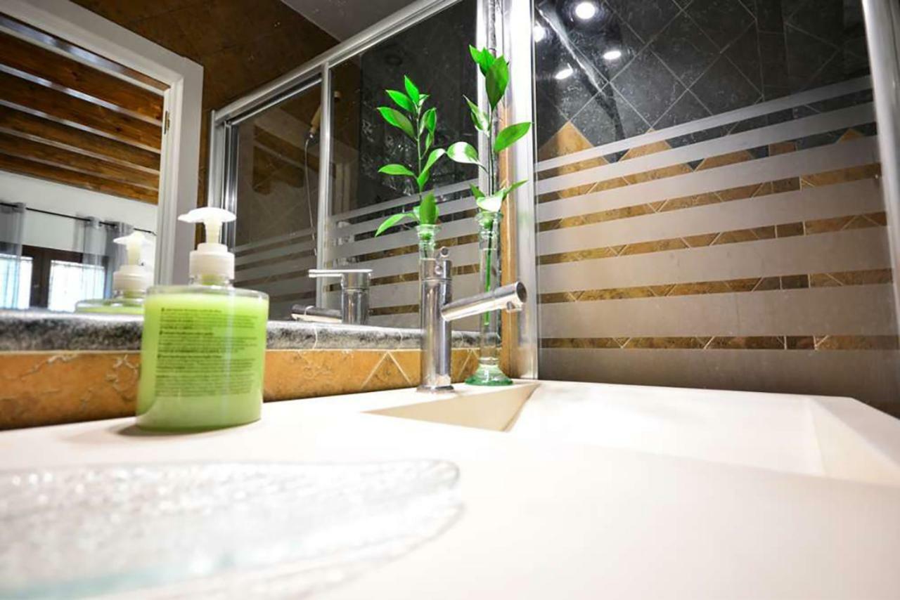 סביליה Casa Alfalfa 2 Dormitorios Terraza Y Solarium Privado מראה חיצוני תמונה